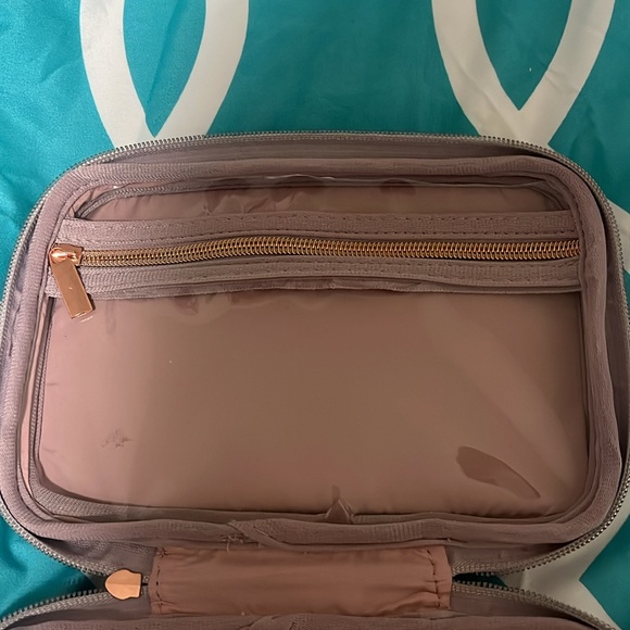 Travel Pouch! - Picture 3 of 7